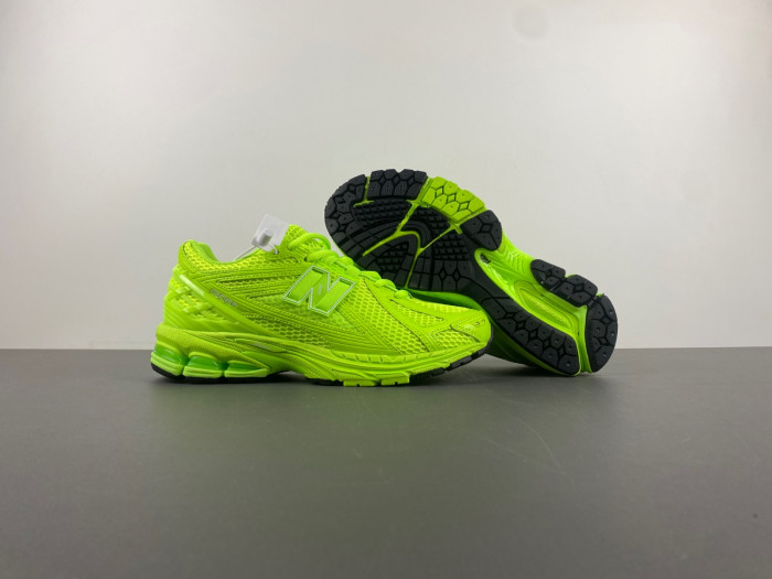 NEW BALANCE 1906R NB000052