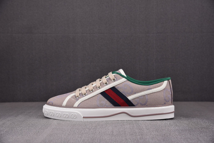 G*u*i* trainer sneaker99