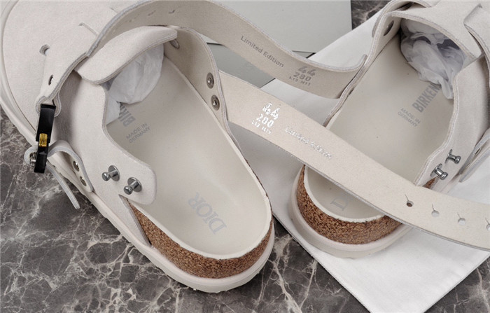 dio*r sandal 33