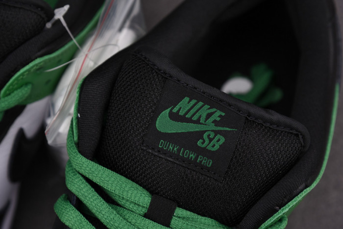 nike sb dunk low “classic green” bq6817-302