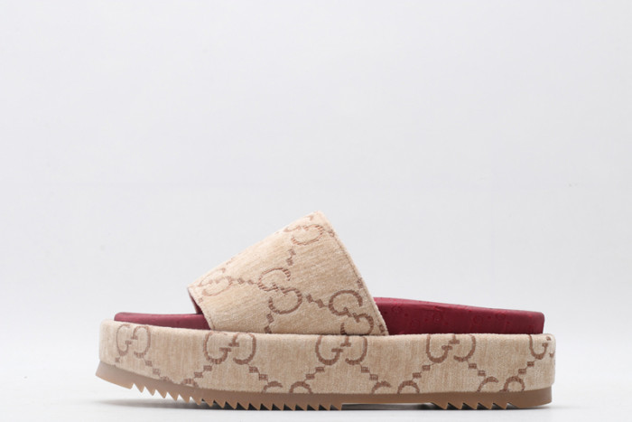 G*u*i* sandal85