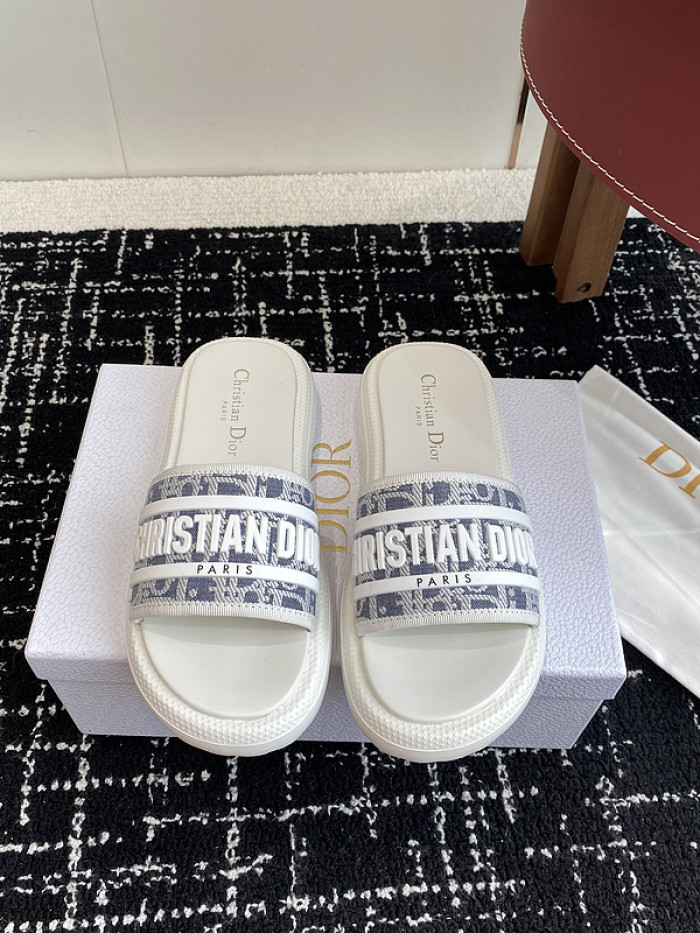 Dio*r sandal 60