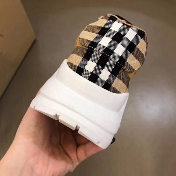 burber*y sneakers b000008