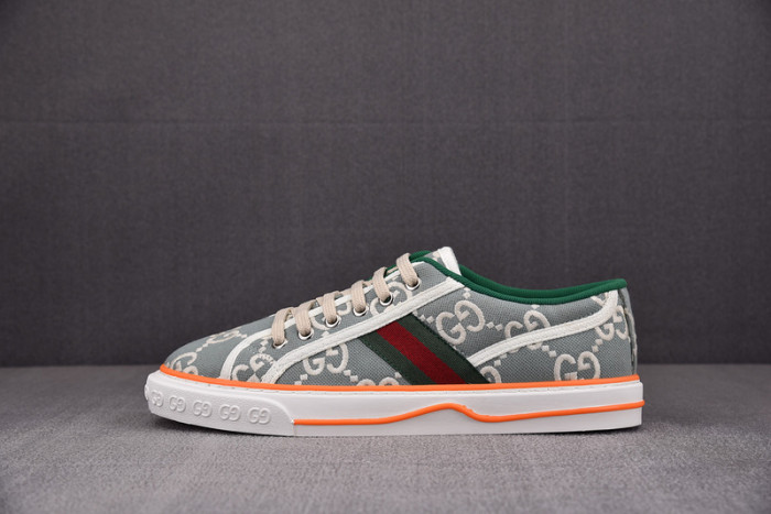 G*u*i* trainer sneaker92