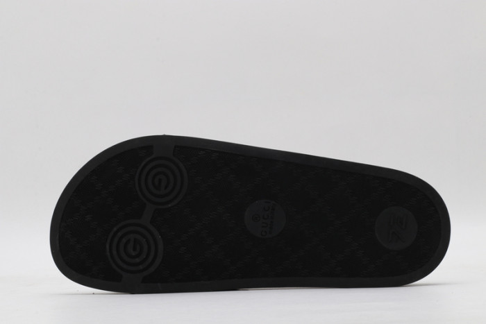 G*u*i* sandal45