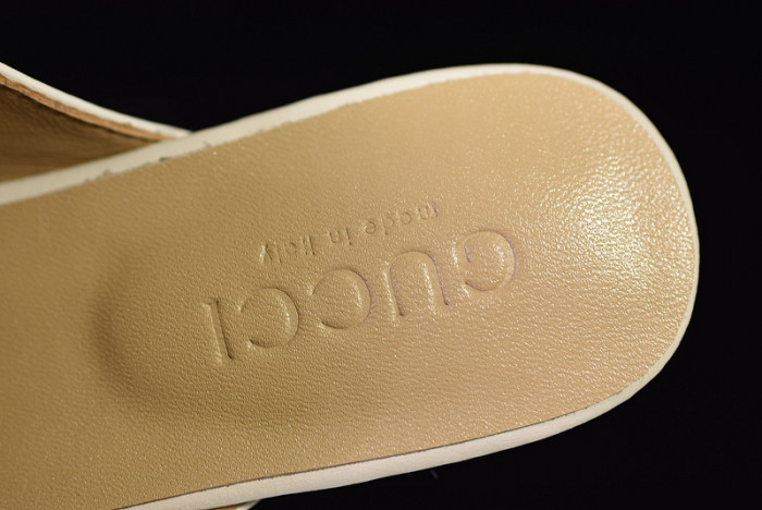 G*u*i* sandal87