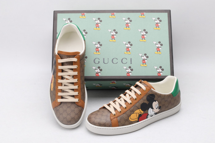 G*u*i* trainer sneaker52