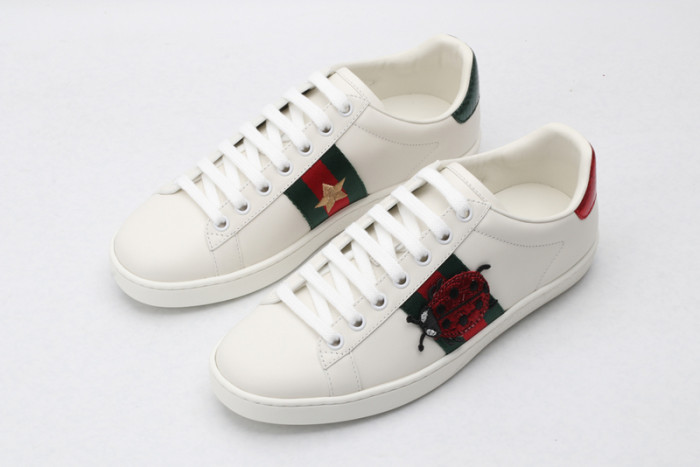 G*u*i* trainer sneaker55