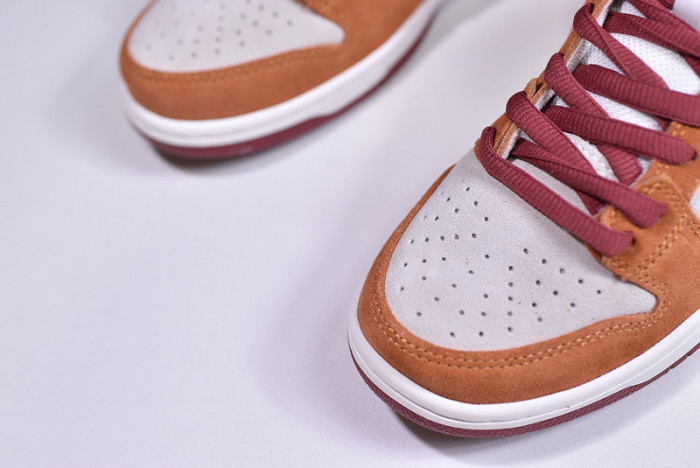 nike sb dunk low pro daek russet cedar bq6817-202