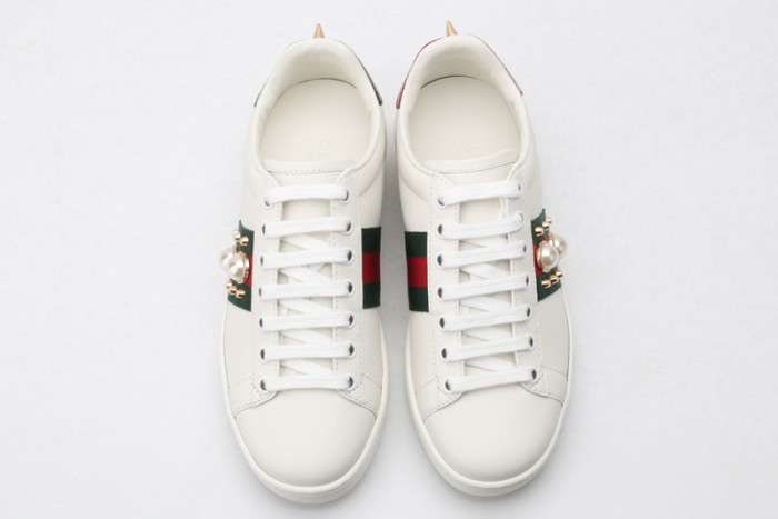 G*u*i* trainer sneaker54