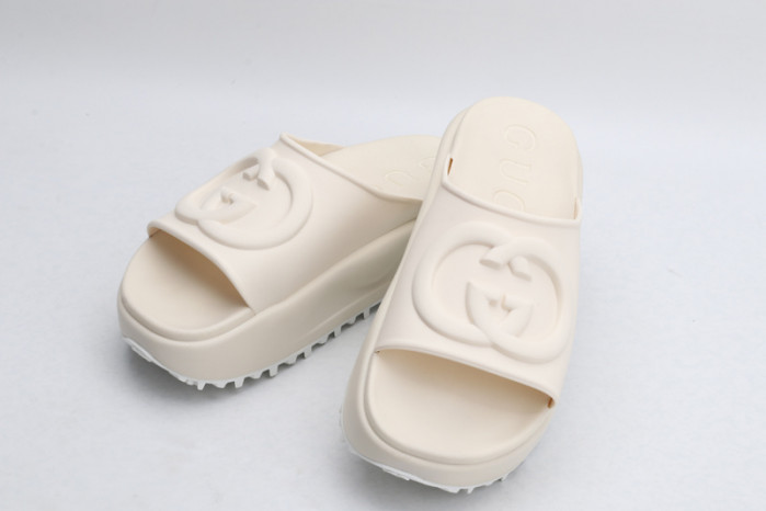 G*u*i* sandal104