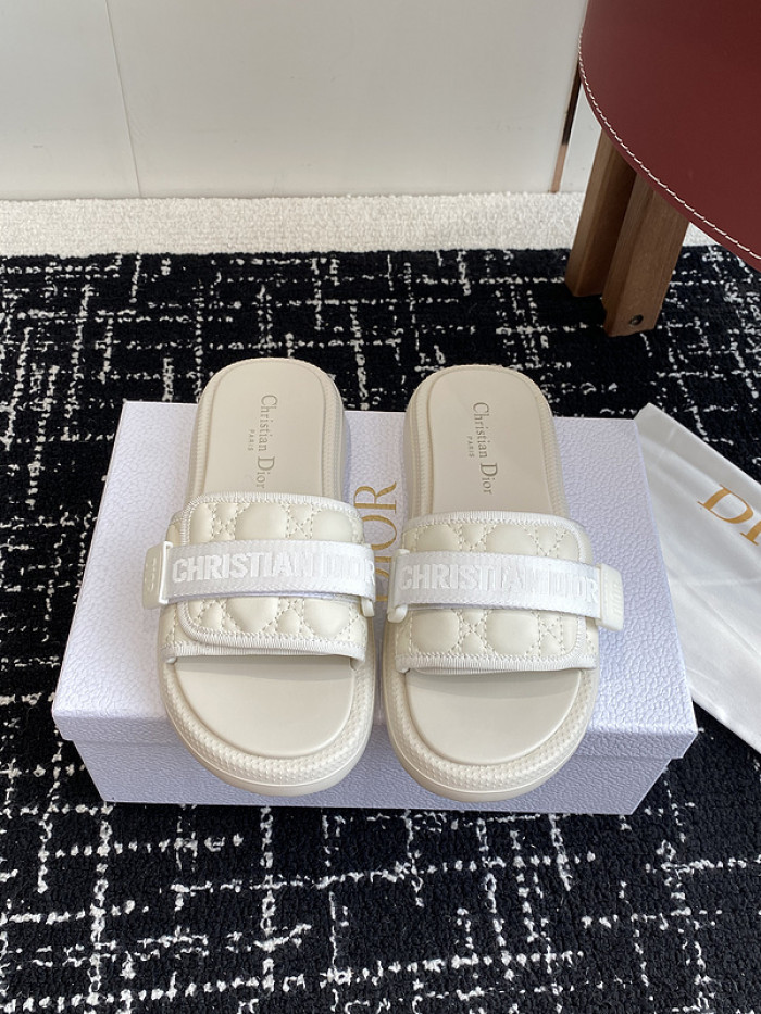 Dio*r sandal 64