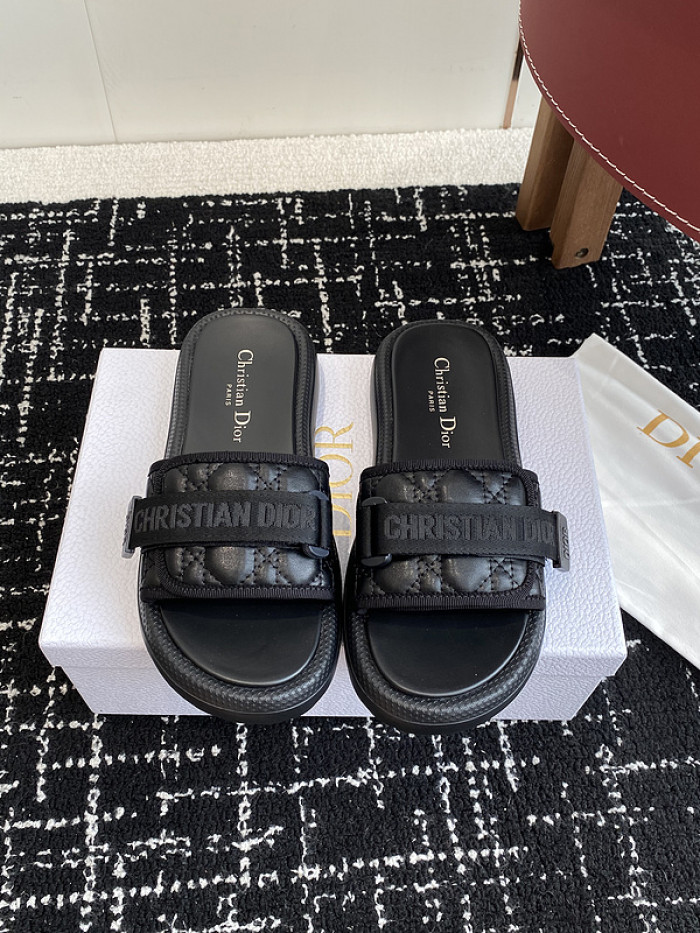 Dio*r sandal 65