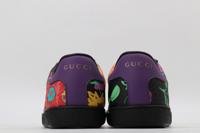 G*u*i* trainer sneaker66
