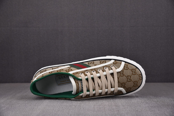 G*u*i* trainer sneaker93