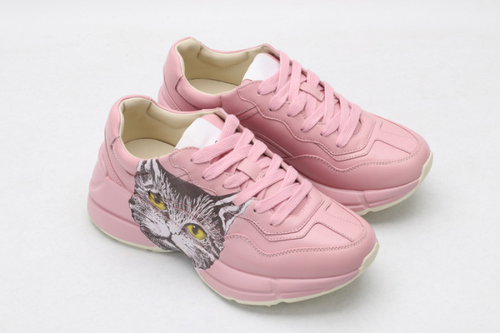 G*u*i* trainer sneaker18