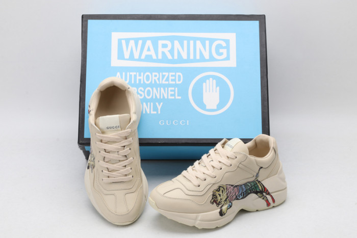 G*u*i* trainer sneaker30