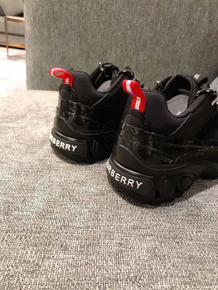 burber*y sneakers b000002